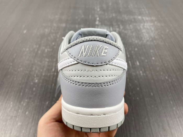 kids dunk shoes