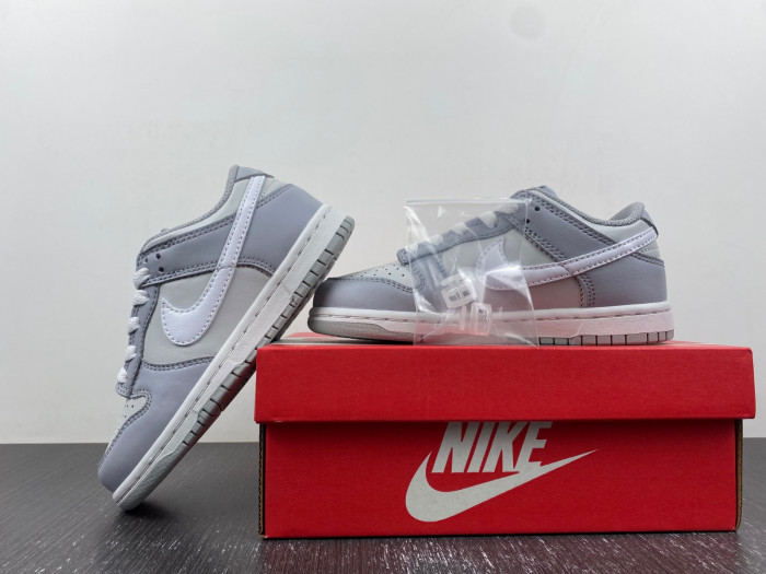 kids dunk shoes