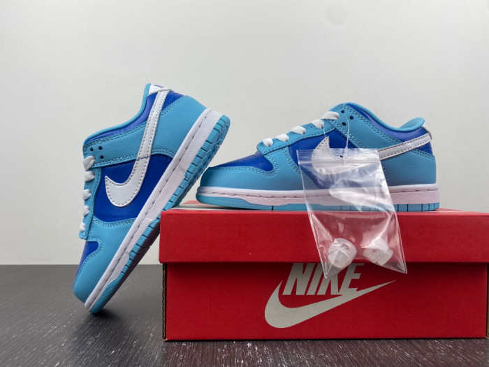 kids dunk shoes
