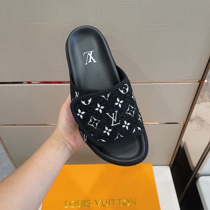 l1vv sandals
