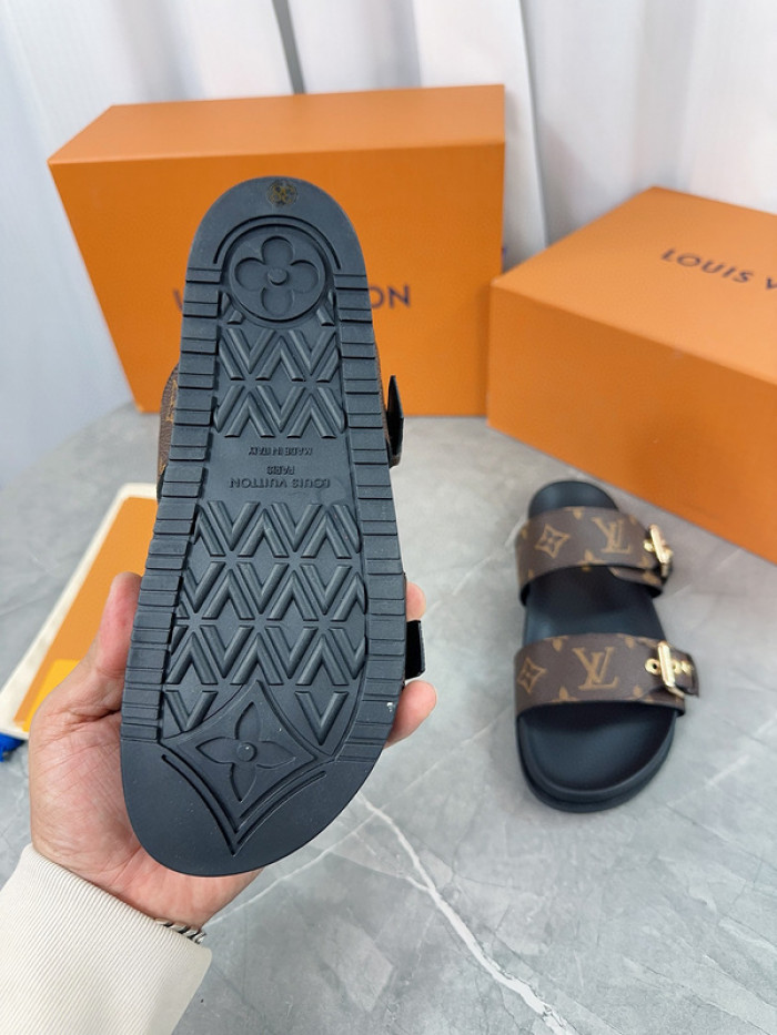 l1vv sandals