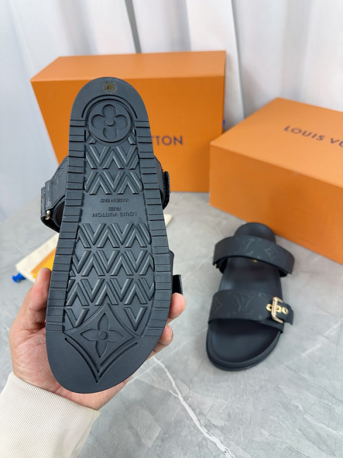 l1vv sandals