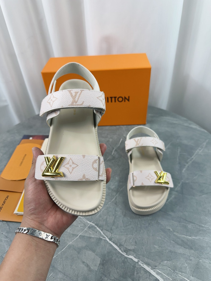 L1VV Flat Sandals