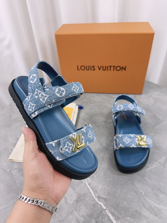 L1VV Flat Sandals