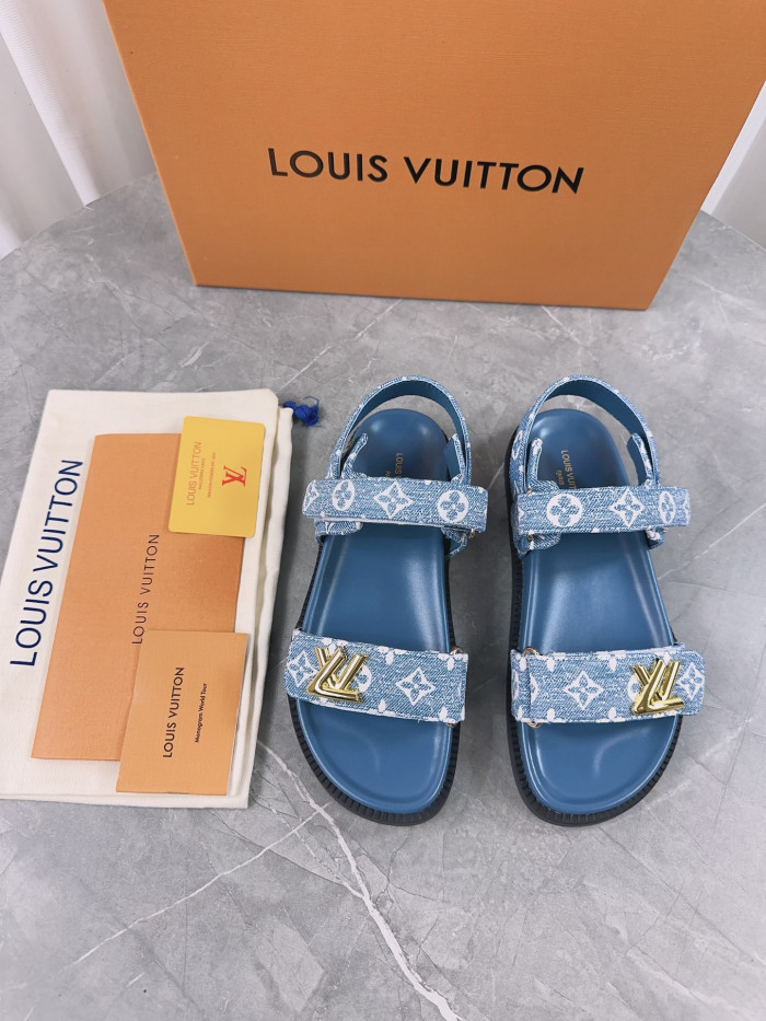 L1VV Flat Sandals