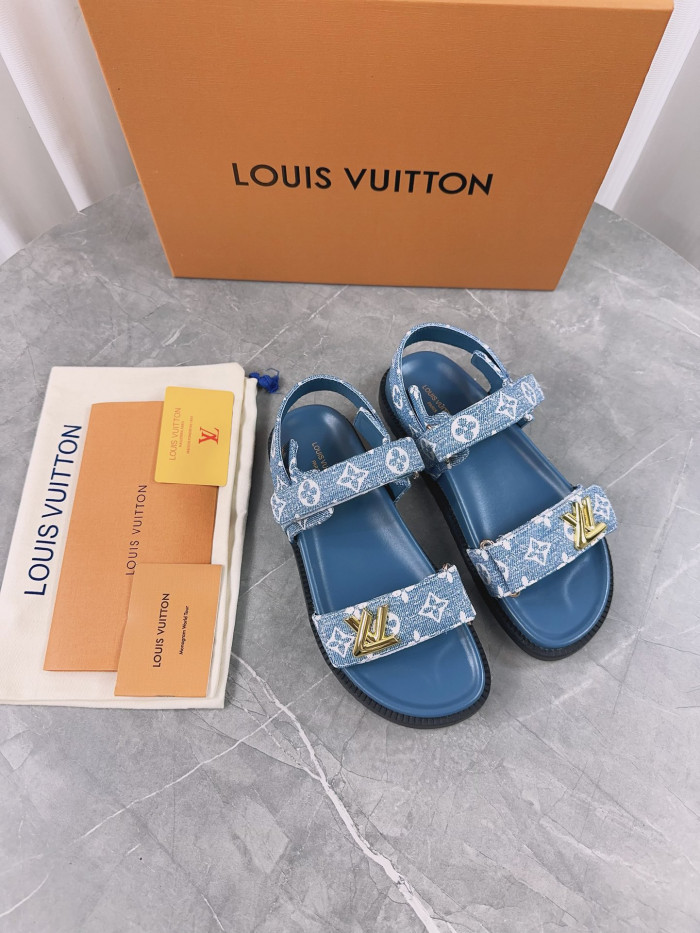 L1VV Flat Sandals