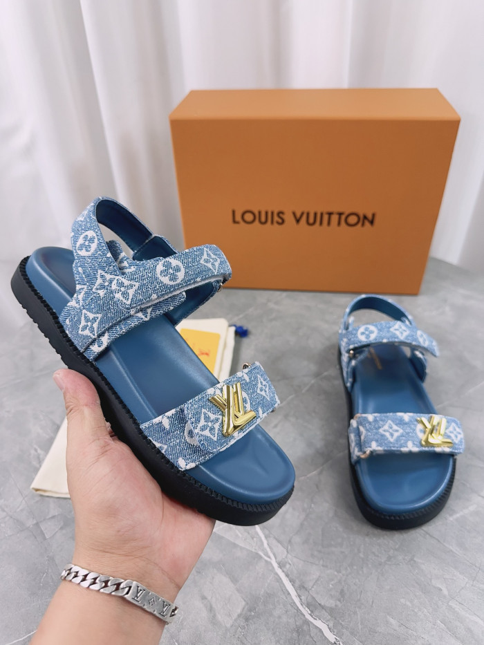 L1VV Flat Sandals