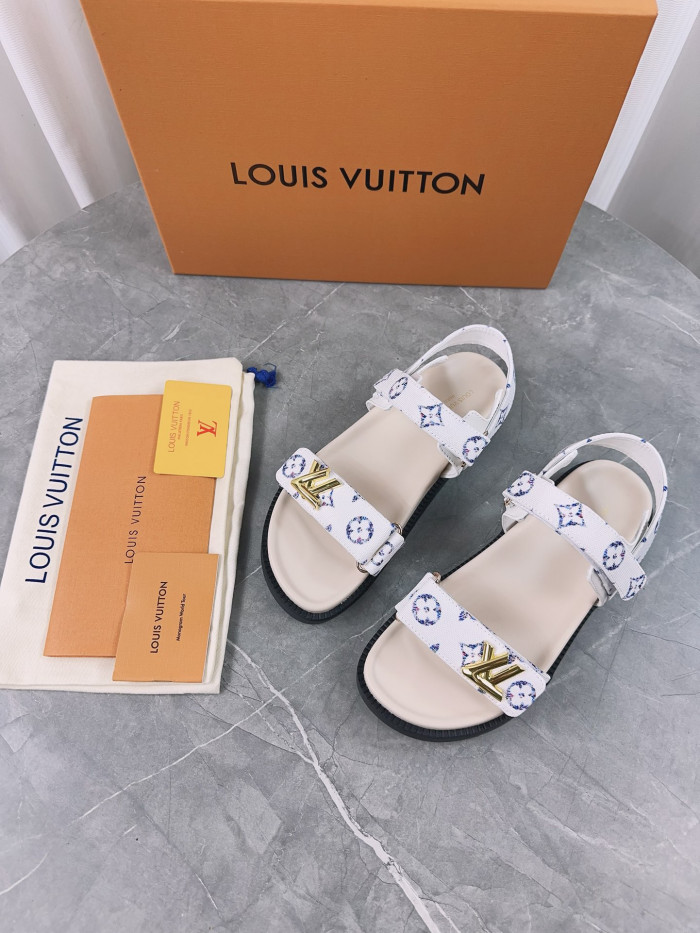 L1VV Flat Sandals