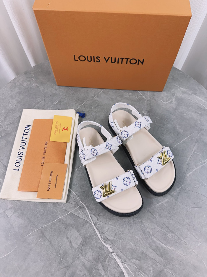 L1VV Flat Sandals