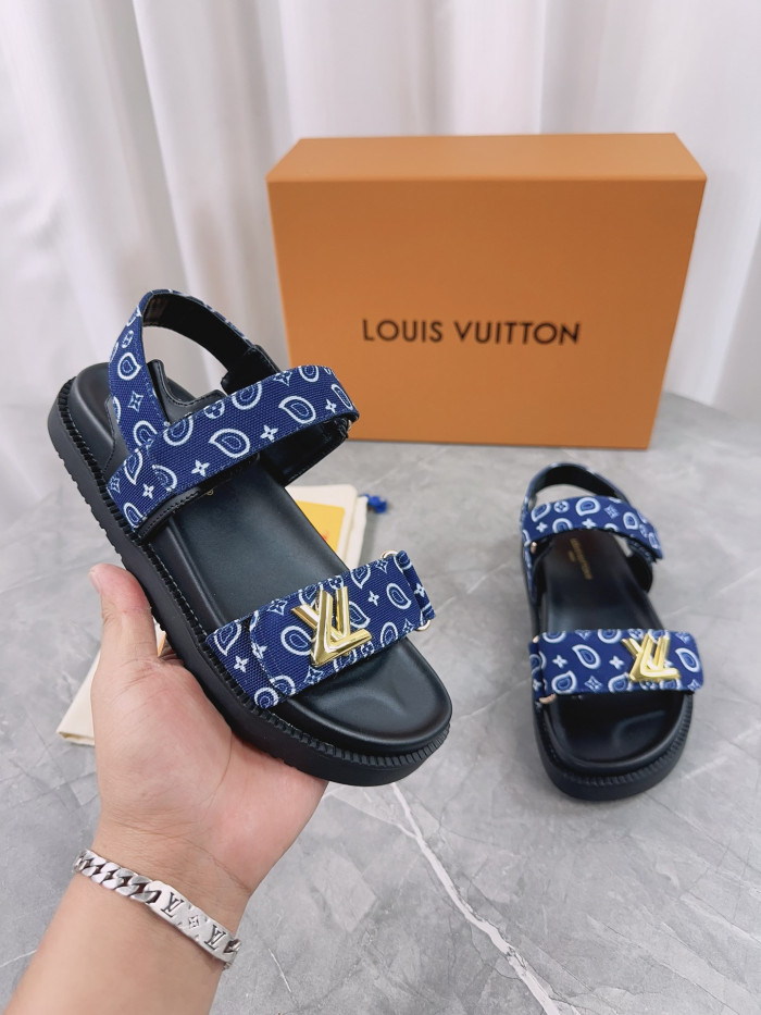 L1VV Flat Sandals