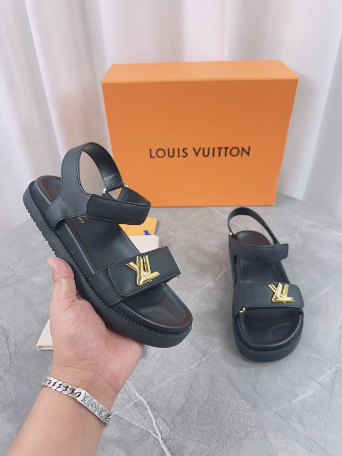 L1VV Flat Sandals