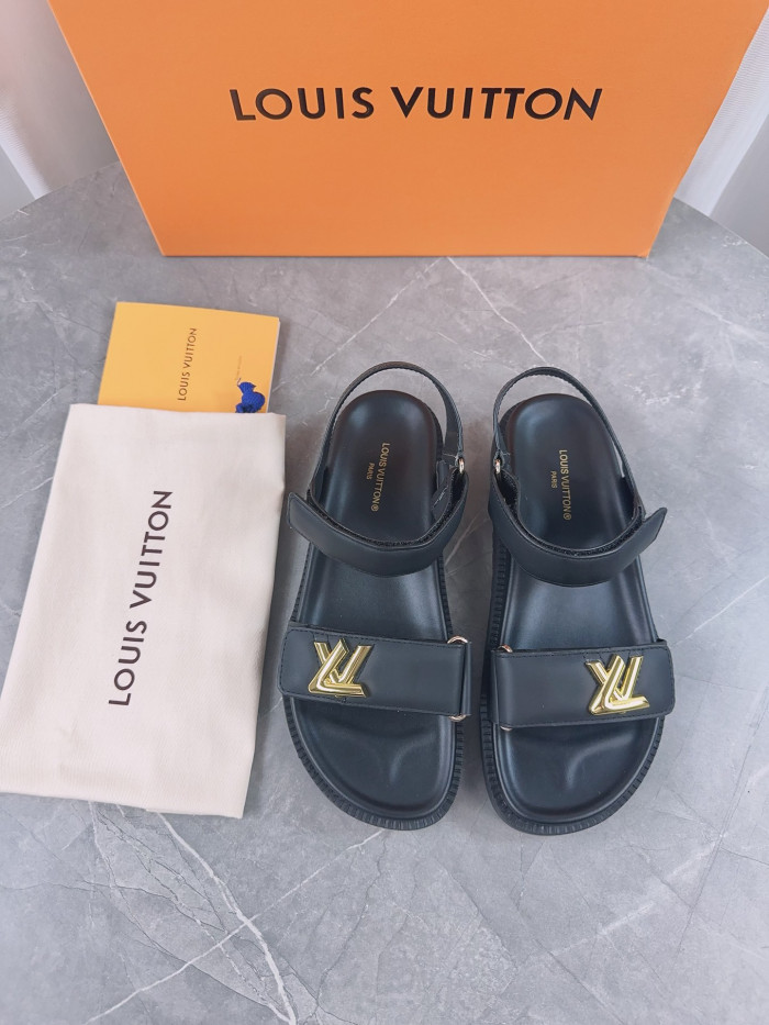 L1VV Flat Sandals