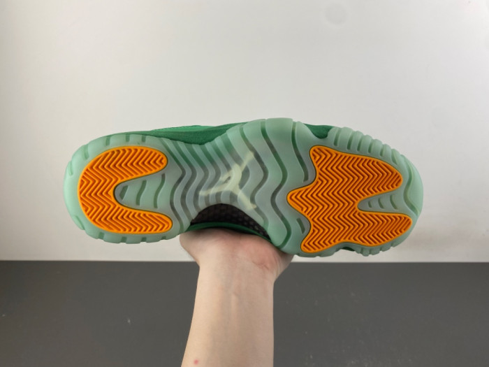 Air Jordan 11 Green lQ5700-900
