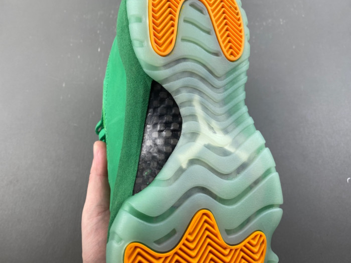 Air Jordan 11 Green lQ5700-900