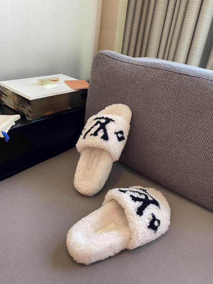 l1vv sandals