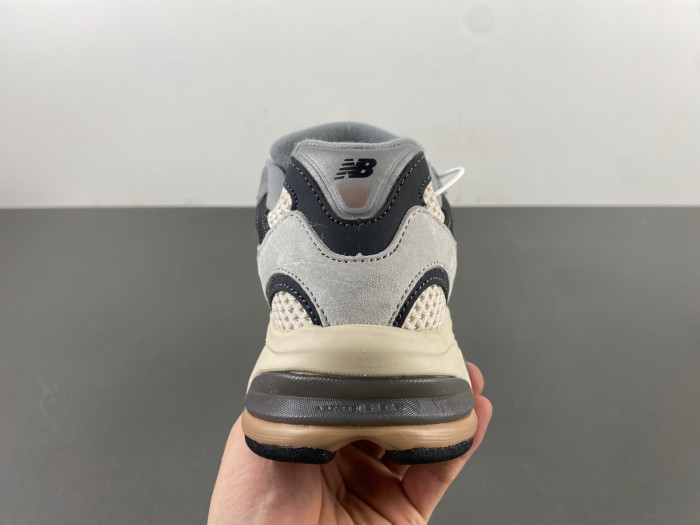New Balance 9060 grey