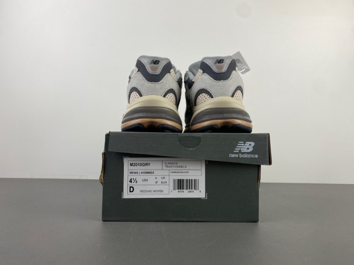 New Balance 9060 grey