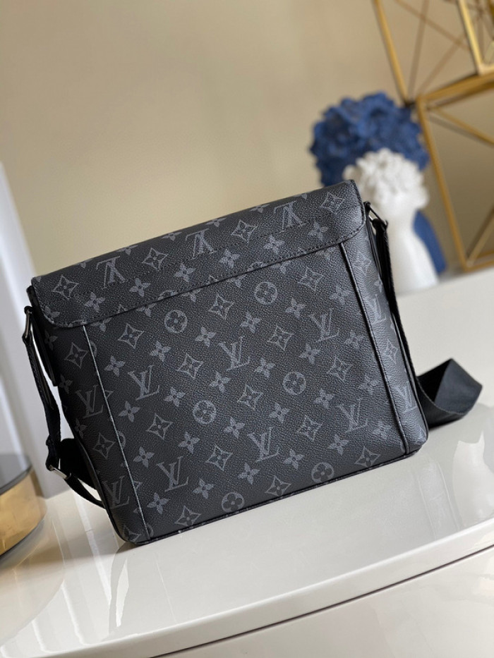 L1VV MESSENGER BAG-26 x 20 x 7 cm