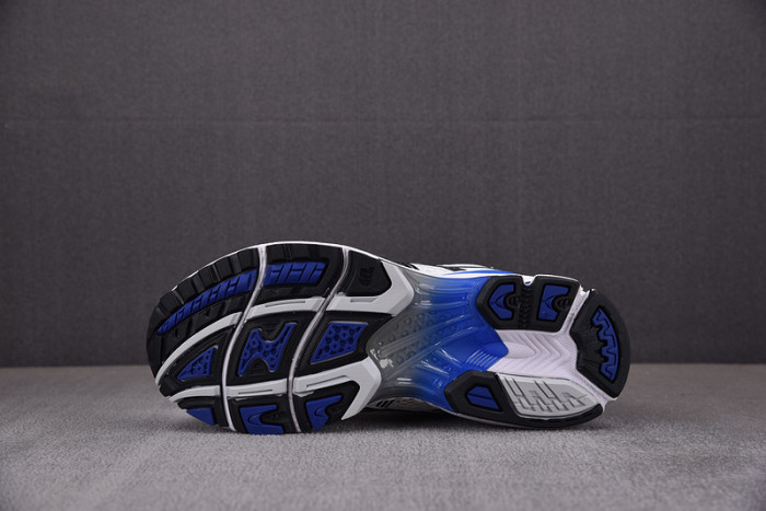 As*ic*s shoes