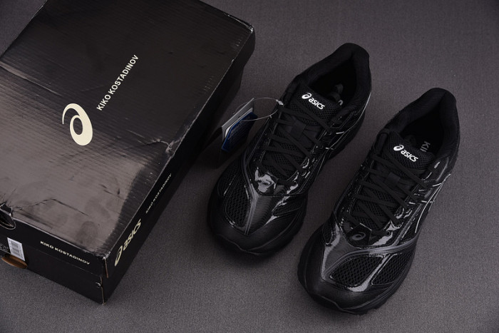 As*ic*s shoes
