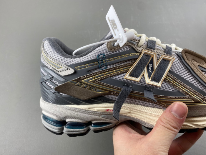 New Balance 9060 U190606U8