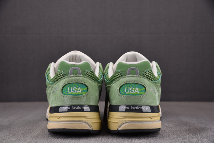 new balance 993 miusa teddy santis chive u993gw